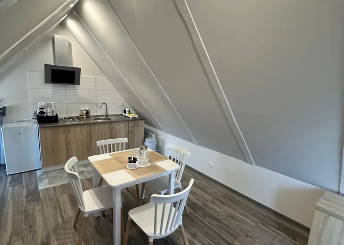 Kuznica Zeglarska Апартаменты Ястарня